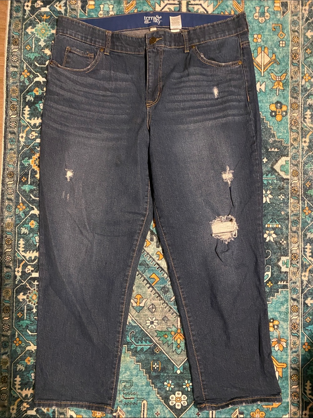 NWOT Terra & Sky Distressed Boyfriend Jeans